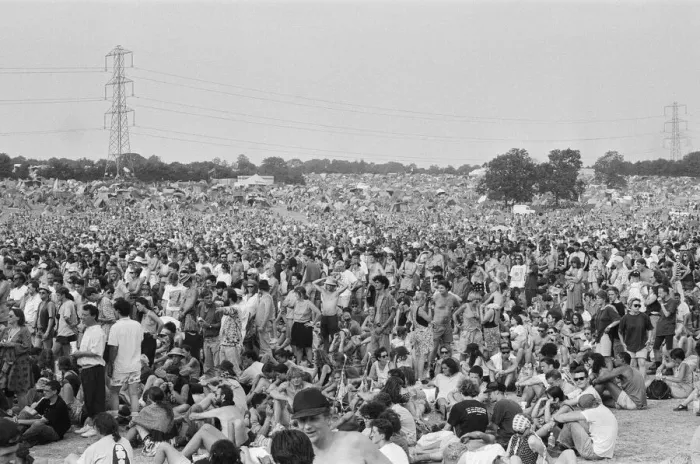 Framed Print : Glastonbury Festival, Pilton, Somerset. Picture shows scenes from the 1992 Framed Print : Glastonbury Festival, Pilton, Somerset. Picture shows scenes from the 1992