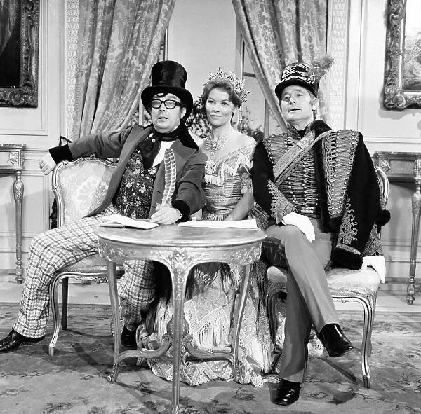 Glenda Jackson, Guest Stars on the Morecambe & Wise Christmas Special