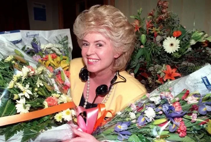: Gloria Hunniford TV Presenter 50th Birthday suprise 1990 Flowers arrive in : Gloria Hunniford TV Presenter 50th Birthday suprise 1990 Flowers arrive in