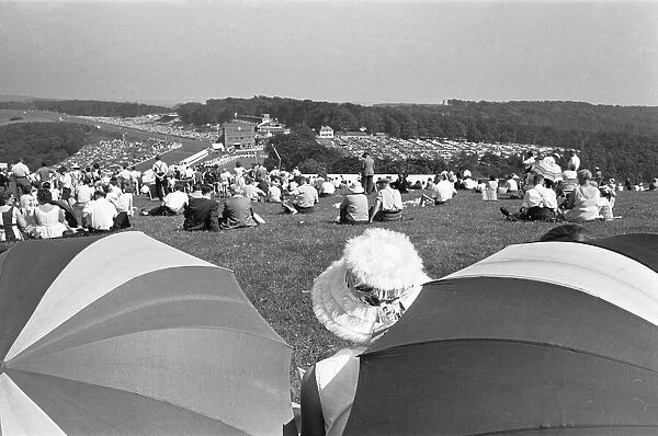 Glorious Goodwood 1963 Racegoers on The Trundle, the Iron Age hill fort which is