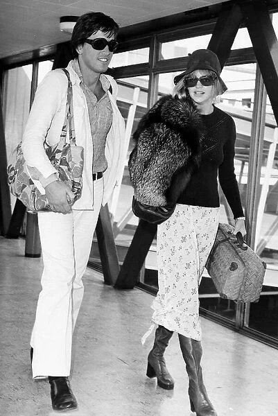 Goldie Hawn actress and boyfriend Bruno Wintzel 1973 at Heathrow Airport