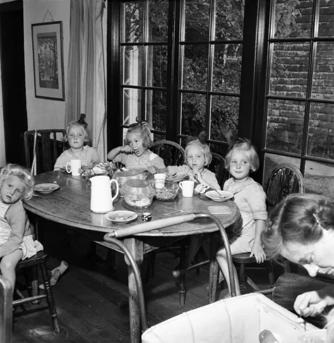 Framed Print : Good Quads enjoying a meal at Guiders Camp, Foxlease, Hants. July 1952 C3575 Framed Print : Good Quads enjoying a meal at Guiders Camp, Foxlease, Hants. July 1952 C3575