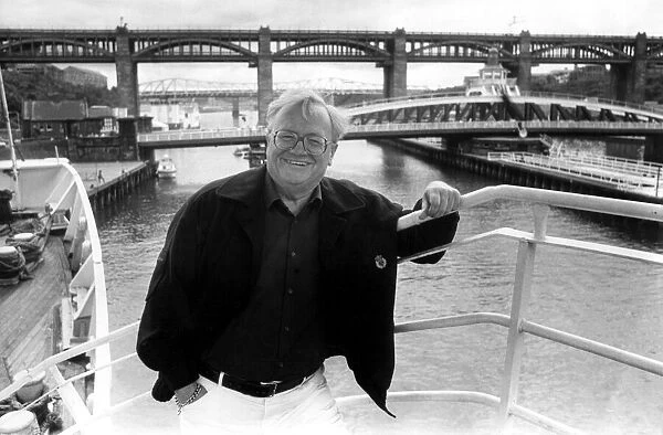 Former Goon Sir Harry Secombe pictured on Tynesides floating nightspot