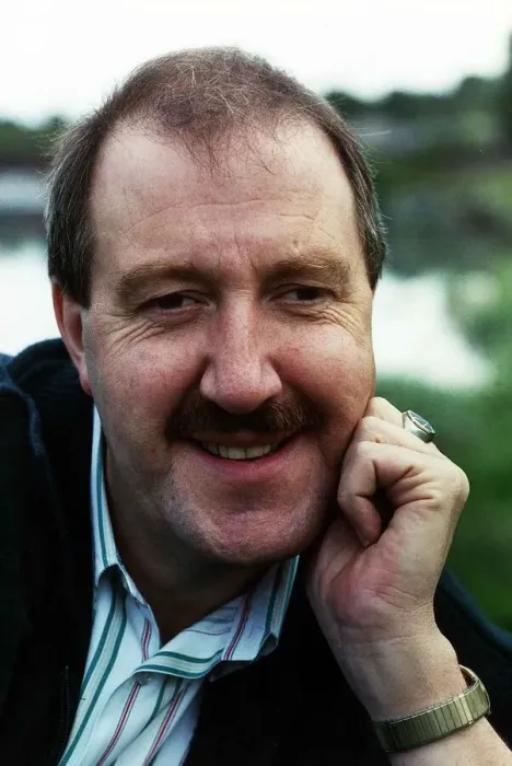Framed Print : Gorden Kaye Actor from BBC Comedy series Allo Allo'. September 1989