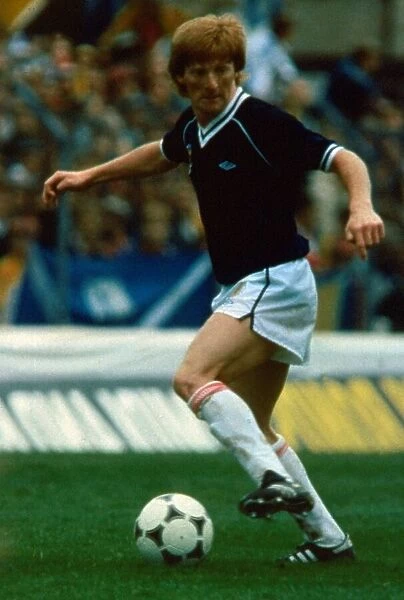 Gordon Strachan in action for Scotland March 1989