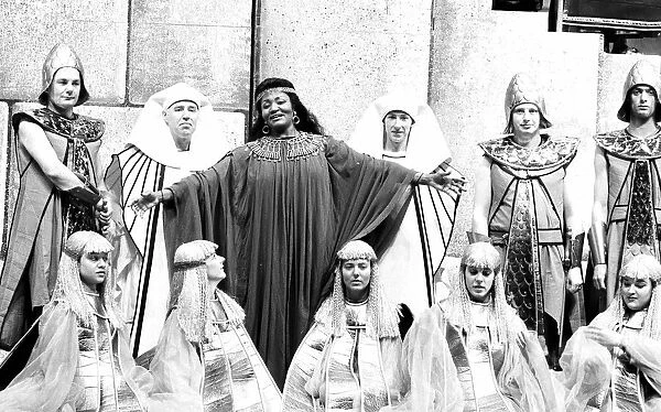 Grace Bumbry & Tye Cast of Aida at the Earls Court Arena, London - 23  /  6  /  1988