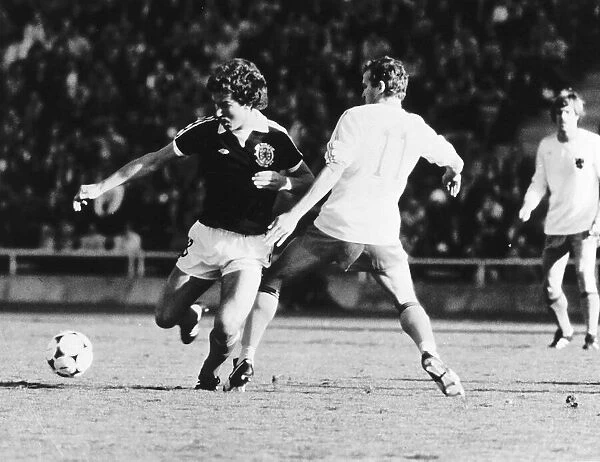 Graeme Souness in action against Holland in 1978 World Cup Holland 2