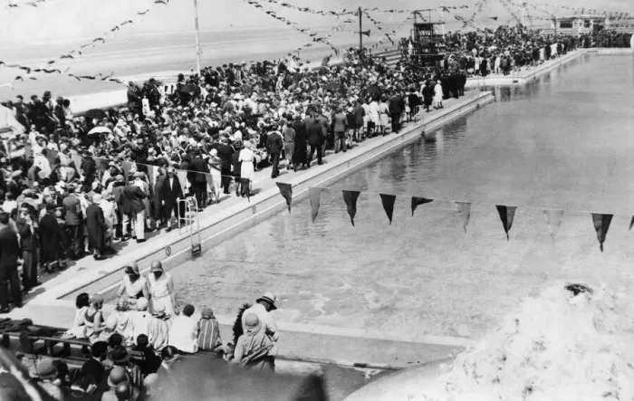 Framed Print : The grand opening of Rhyls new open air swimming pool 6th June 1930