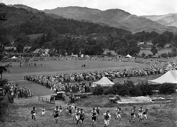 Grasmere Sportsand Show 1951. The Juvenile Guides race, the runners have just left