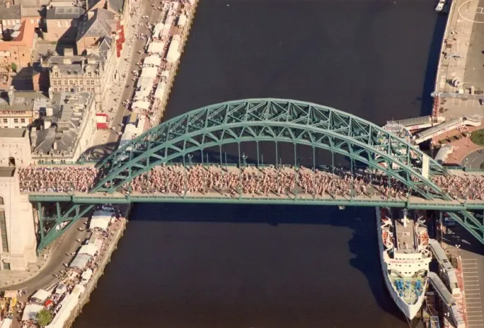 Framed Print : The Great North Run 15 September 1991 - The running masses pour over the Tyne Bridge Framed Print : The Great North Run 15 September 1991 - The running masses pour over the Tyne Bridge