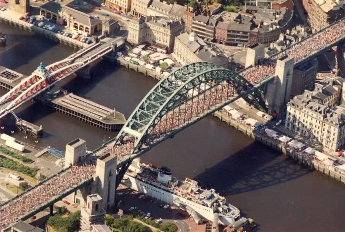 Framed Print : The Great North Run 15 September 1991 - The running masses pour over the Tyne Bridge Framed Print : The Great North Run 15 September 1991 - The running masses pour over the Tyne Bridge