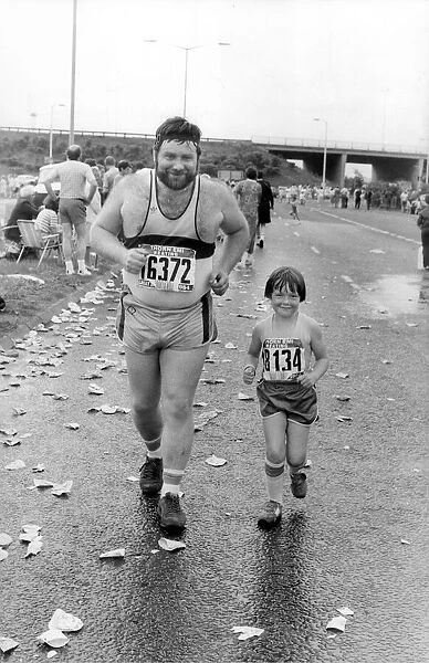 Great North Run, 17 June 1984 - The big and the small - hannah York