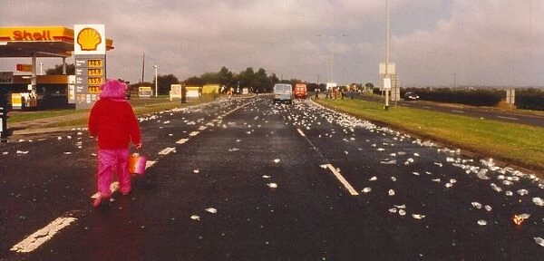 The Great North Run 17 September 1995 - A lone competitor brings up the rearguard as they