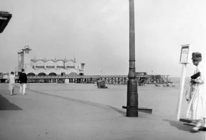 Framed Print : Great Yarmouth Wellington Pier. Norfolk. Circa 1929. Tyrell Collection