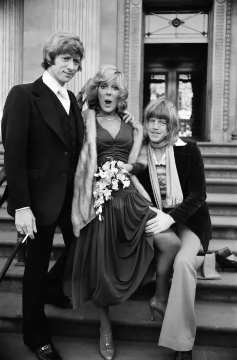 Framed Print : Greg Smith marries Lynda Bellingham, who is to star in his next film Framed Print : Greg Smith marries Lynda Bellingham, who is to star in his next film