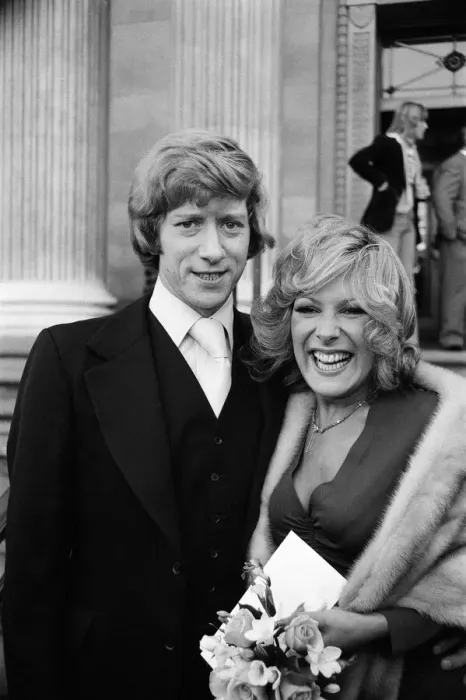 Framed Print : Greg Smith marries Lynda Bellingham, who is to star in his next film Framed Print : Greg Smith marries Lynda Bellingham, who is to star in his next film