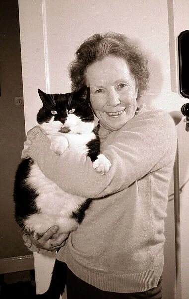 Gretchen Franklin - who played Ethel in the soap Eastenders with her pet Cat '