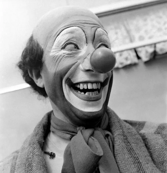 Framed Print : Grimaldi the clown at Chessington Zoo circus 17 / 8 / 54 Framed Print : Grimaldi the clown at Chessington Zoo circus 17 / 8 / 54