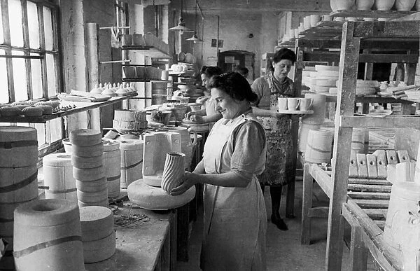 A group of female workers at the Minton China Works in Stoke On Trent