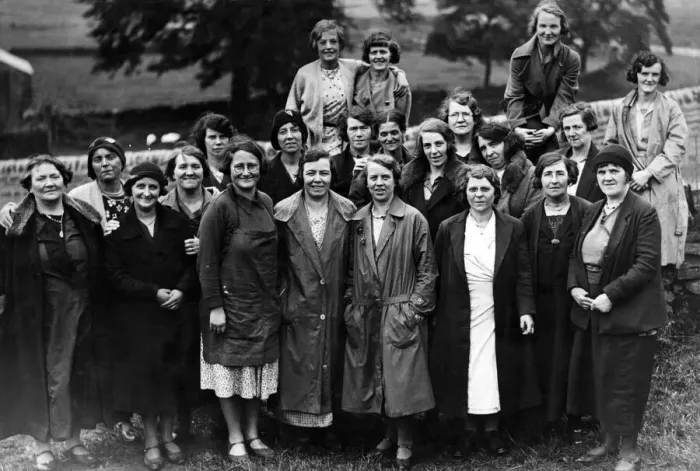 Framed Print : A group of happy campers in the camp at Sparty Lea for the wives of Tyneside unemployed Framed Print : A group of happy campers in the camp at Sparty Lea for the wives of Tyneside unemployed