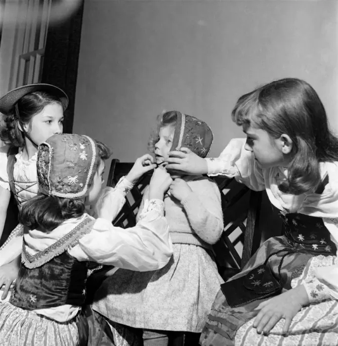 Framed Print : Group of young girls together wearing bonnets and hats. November 1952 C5719-001 Framed Print : Group of young girls together wearing bonnets and hats. November 1952 C5719-001