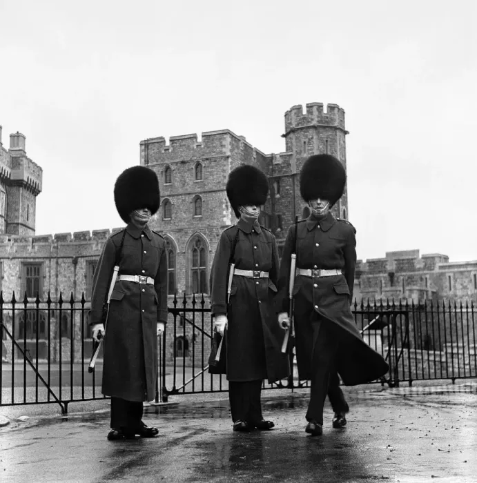 Framed Print : Guards at Windsor Castle, Berkshire. 2nd November 1962 Framed Print : Guards at Windsor Castle, Berkshire. 2nd November 1962