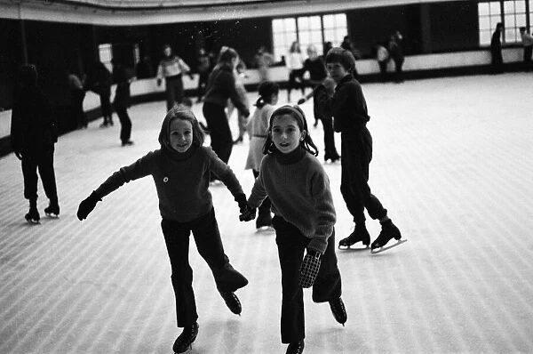 Guildford Children enjoy a day out coach trip to Richmond Ice Rink in Twickenham