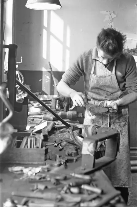 Framed Print : Gunsmith making a stock for a shotgun in Birminghams Gun Quarter. Circa 1973