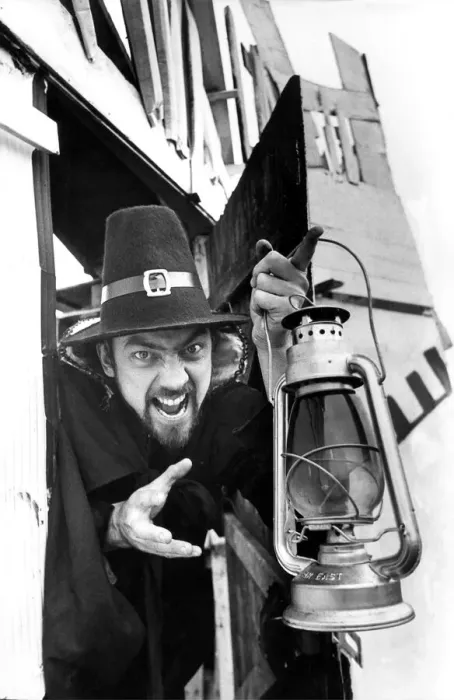 Framed Print : Guy Fawkes, in the shape of stunt man Dave Danzig at Washington Art Centre where Dave
