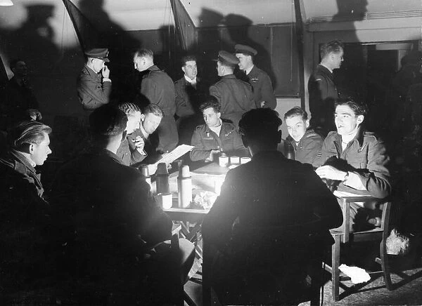 Halifax Bomber crew who took part in raid on Frankfurt, Germany