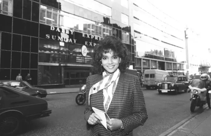 Framed Print : Halle Berry Miss USA at the Daily Express, Fleet Street, London - November 1986 Framed Print : Halle Berry Miss USA at the Daily Express, Fleet Street, London - November 1986