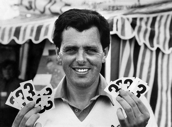 A Handfull of threes Bernard Gallagher, holding ten threes after his third round in