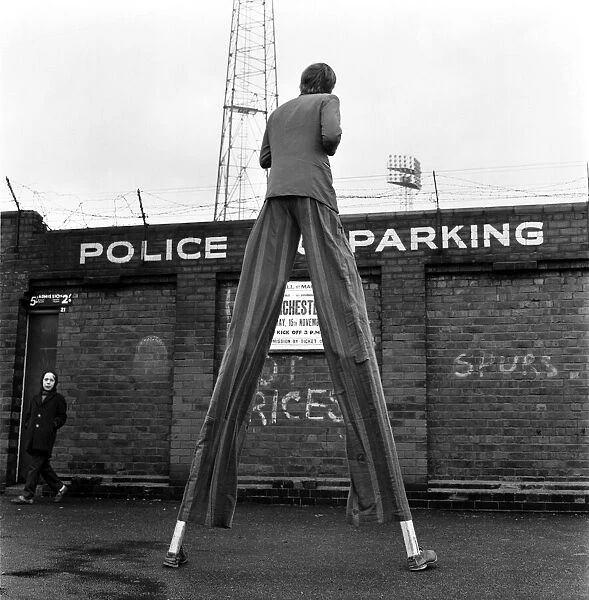 Very handy when you are on stilts - football ground walls might as well not be there