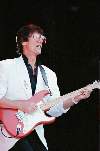 Hank Marvin - From A Distance - The Event. Wembley Stadium June 16 1989