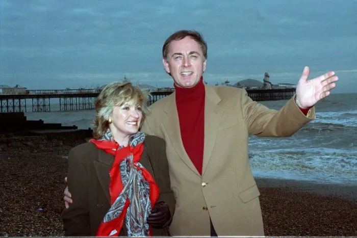 Framed Print : Hannah Gordon actress Peter Egan actor Feb 90 by the seaside A©Mirrorpix