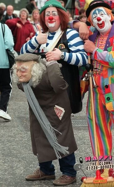 Happi the clown (Ronald Williams) at Edinburgh Festival Cavalcade August 1999