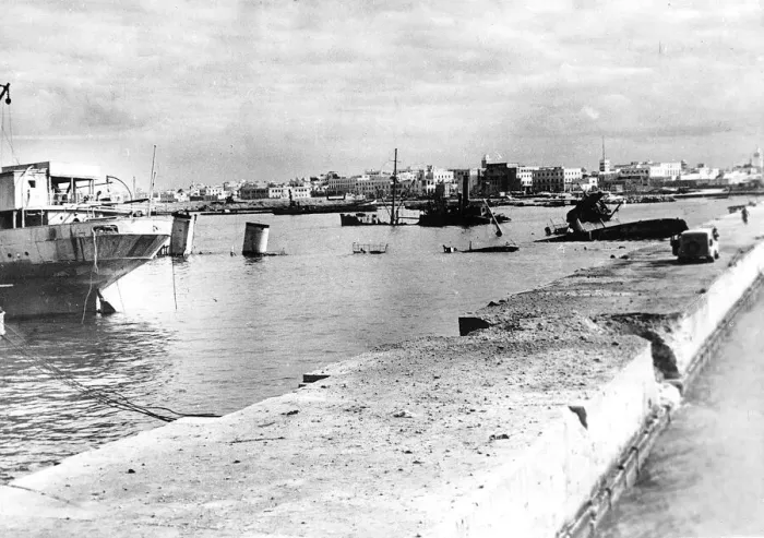Framed Print : The harbour of Benghazi after the British re-entry showing the large number of sunken Framed Print : The harbour of Benghazi after the British re-entry showing the large number of sunken