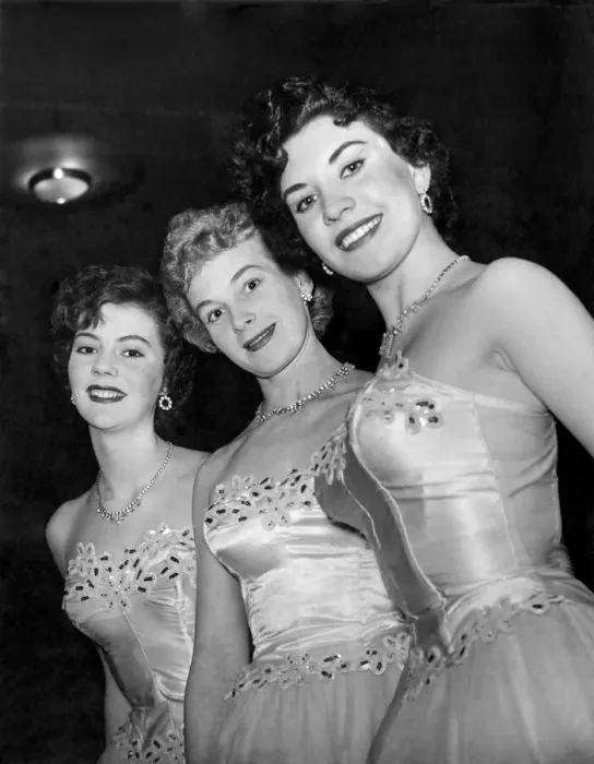 Framed Print : A three in harmony trio, auditioned were these ladies, Rosemary Woodgate aged 19 Framed Print : A three in harmony trio, auditioned were these ladies, Rosemary Woodgate aged 19
