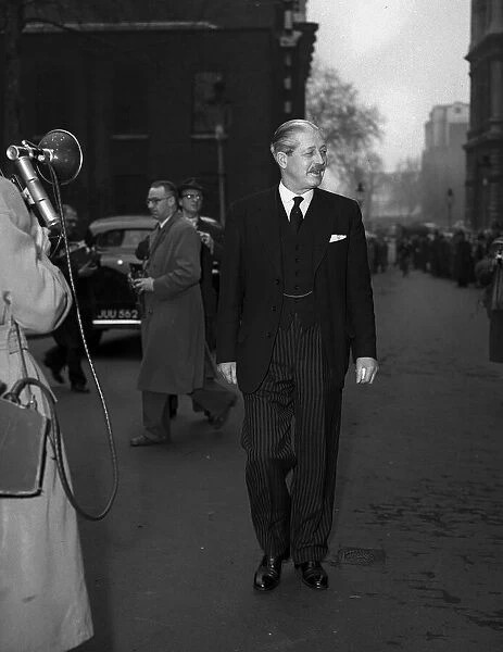 Harold MacMillan arriving Downing Street 1955