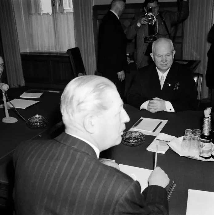 Framed Print : Harold MacMillan talks with Andrei Gromyko and Mr Rashidov Framed Print : Harold MacMillan talks with Andrei Gromyko and Mr Rashidov