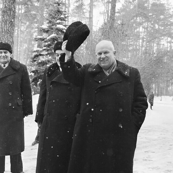 Harold MacMillan talks with Kruschev and Mickoyan. Arriving at a government datcha