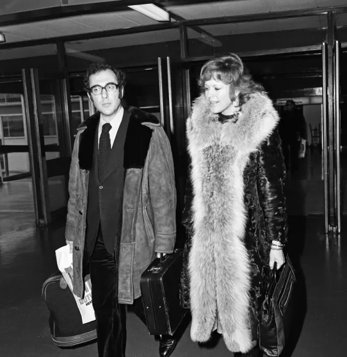 Framed Print : Harold Pinter and Lady Antonia Fraser leaving Heathrow Airport for Washington Framed Print : Harold Pinter and Lady Antonia Fraser leaving Heathrow Airport for Washington