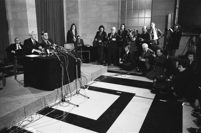 Framed Print : Harold Wilson (1916-1995) announces his resignation as Prime Minister during a press Framed Print : Harold Wilson (1916-1995) announces his resignation as Prime Minister during a press