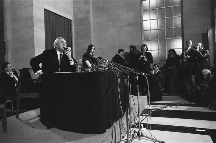 Framed Print : Harold Wilson (1916-1995) announces his resignation as Prime Minister during a press Framed Print : Harold Wilson (1916-1995) announces his resignation as Prime Minister during a press
