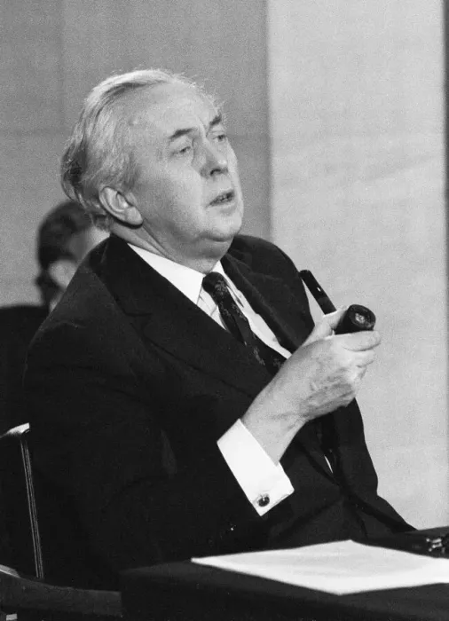 Framed Print : Harold Wilson (1916-1995) announces his resignation as Prime Minister during a press