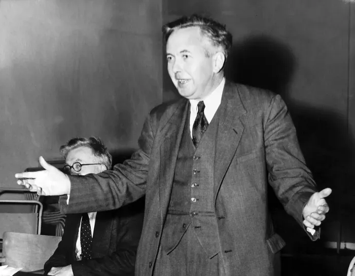 Framed Print : Harold Wilson at a meeting at Knowlsey Stockbridge County Primary School Liverpool