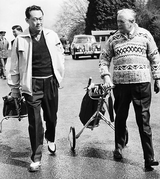 Harold Wilson Prime Minister going to play golf with Lee Kuan Yew Singapore Prime