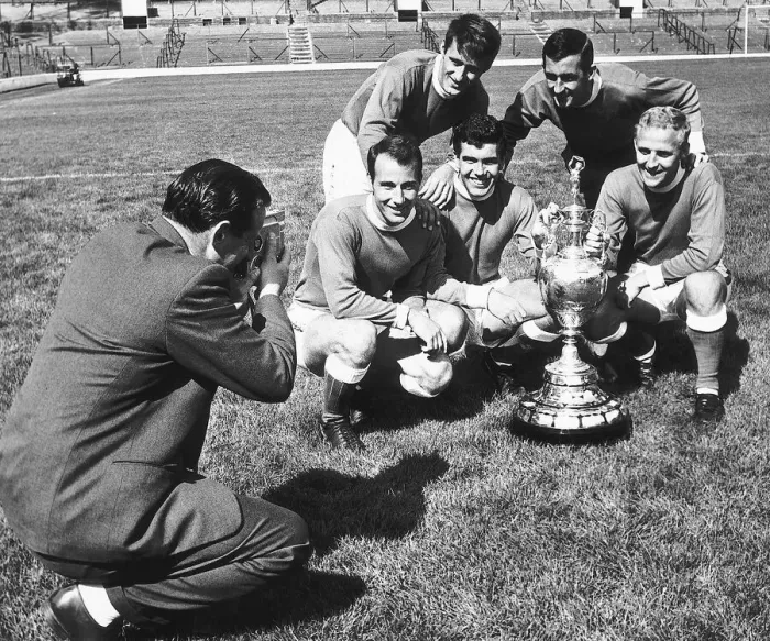 Framed Print : Harry Catterick manager of Everton football Club filming some of his players with
