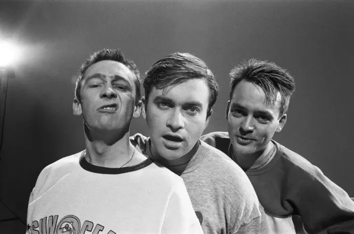 Framed Print : Harry Enfield with Paul Whitehouse and Charles Higson. 17th April 1988 Framed Print : Harry Enfield with Paul Whitehouse and Charles Higson. 17th April 1988