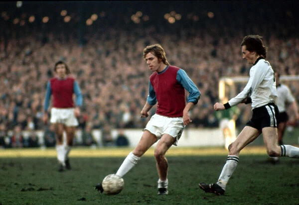 Harry Redknapp of West Ham United in action during the FA Cup Fourth Round Replay match